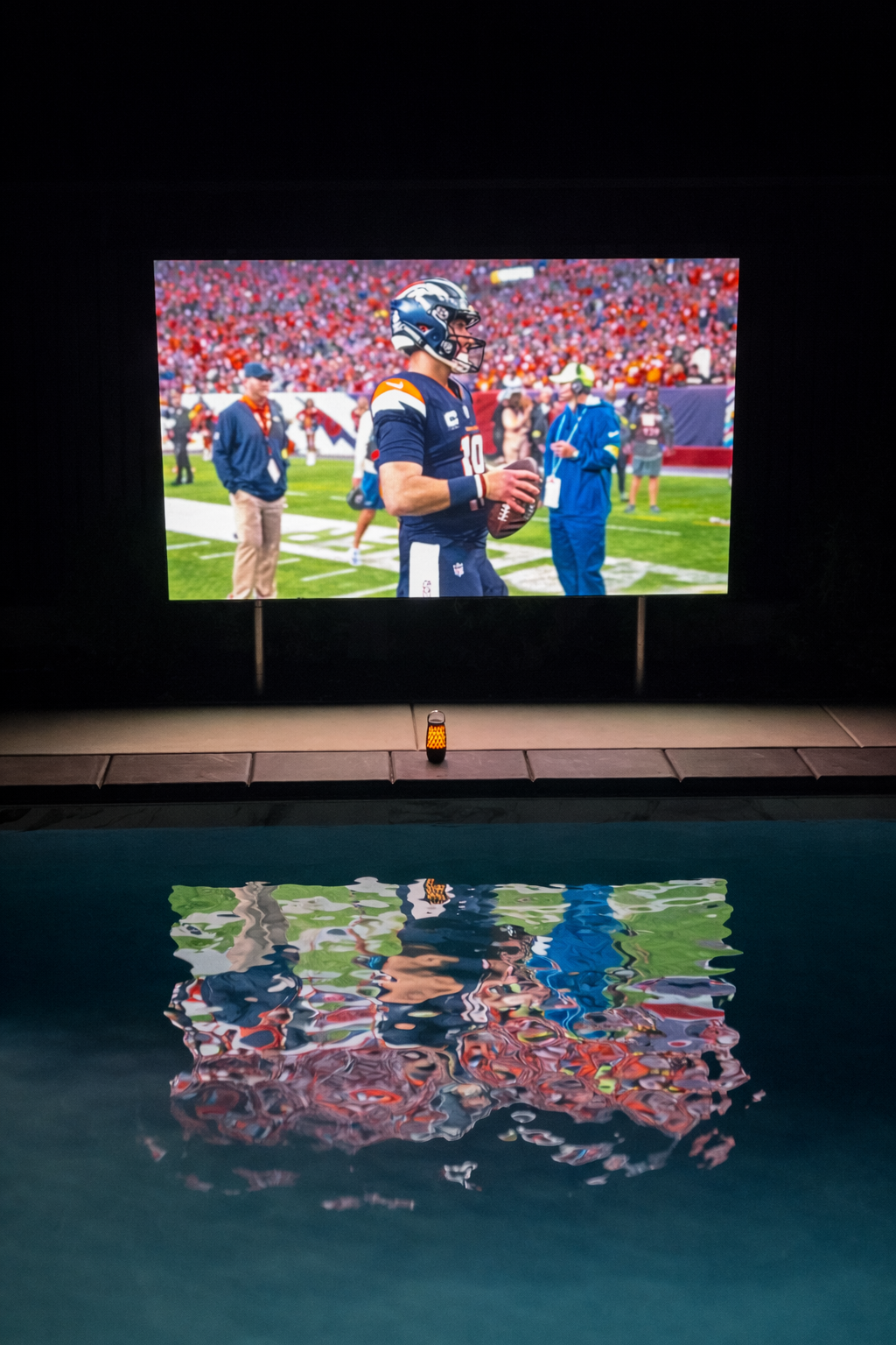 116" (9.7 ft) Outdoor TV