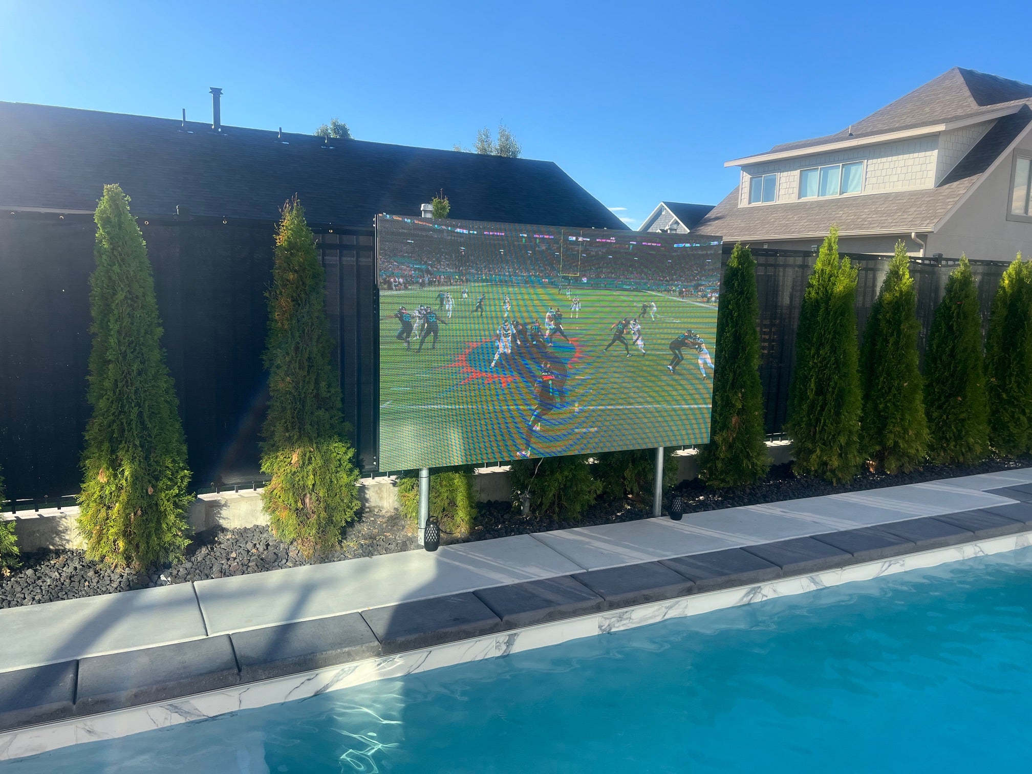 116" (9.7 ft) Outdoor TV